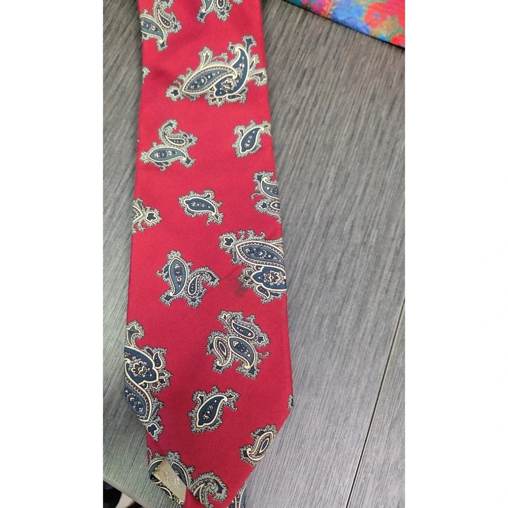 CHRISTIAN DIOR Monsieur Red Paisley Vintage Mens‎ 100% Silk Tie Made in USA